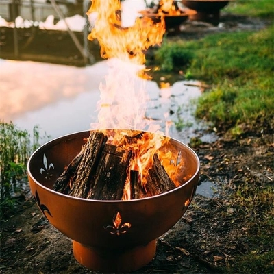 Półkula opalana drewnem Corten Steel Fire Pit Bowl na zewnątrz Camping