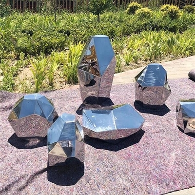 Gardens Squares Geometryczna abstrakcyjna rzeźba ze stali nierdzewnej Lustro polerowane