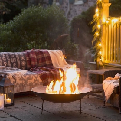 Nowoczesna dekoracyjna stalowa miska ogniowa Corten Steel Fire Pit ze stojakiem